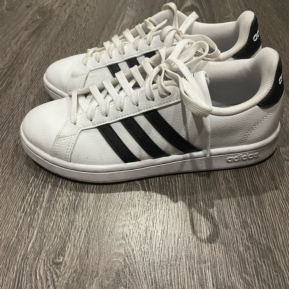 Adidas grand court sneakers